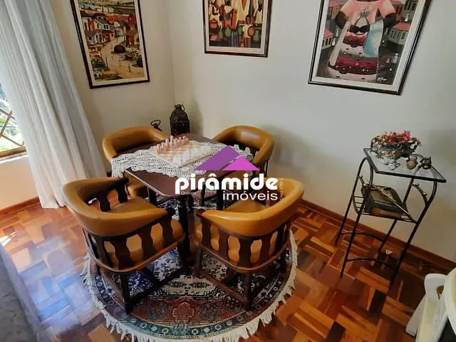 Casa com 675m² 4 quartos e 4 banheiros, à venda, no bairro Jardim Esplanada em São José dos Campos