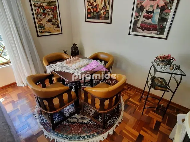 Casa com 675m² 4 quartos e 4 banheiros, à venda, no bairro Jardim Esplanada em São José dos Campos