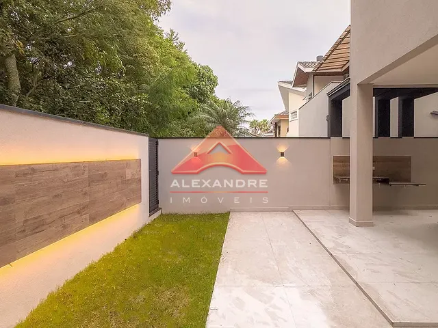Casa com 250m² 3 quartos e 4 banheiros, à venda, no bairro Jardim Crystal Park em Jacareí