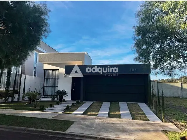 Casa com 300m² 3 quartos e 3 banheiros, à venda, no bairro Jardim Carvalho em Ponta Grossa
