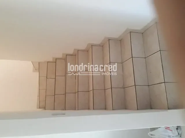 Casa com 180m², à venda, no bairro Jardim Novo Sabará em Londrina
