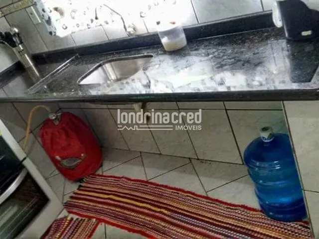Casa com 200m², à venda, no bairro Conjunto Parigot de Souza 1 em Londrina