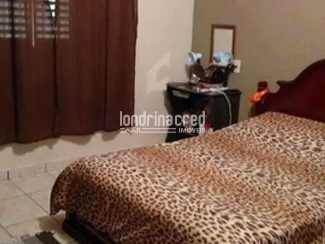 Casa com 200m², à venda, no bairro Conjunto Parigot de Souza 1 em Londrina