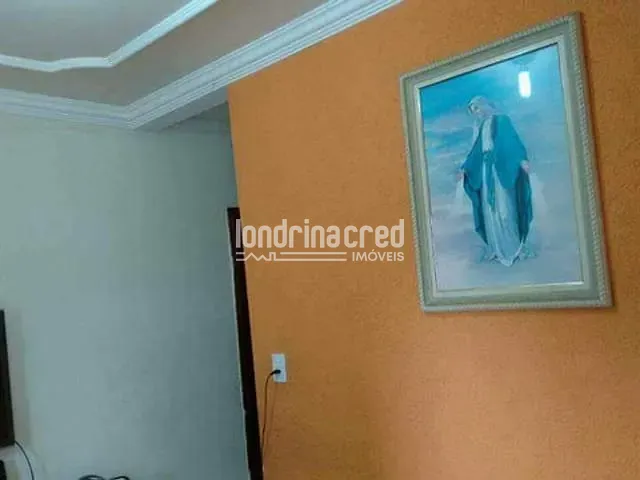 Casa com 200m², à venda, no bairro Conjunto Parigot de Souza 1 em Londrina