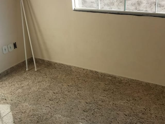 Casa com 250m² 2 quartos e 2 banheiros, à venda, no bairro Engenheiro Neiva em Guaratinguetá