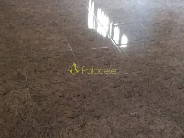 Casa com 250m² 2 quartos e 2 banheiros, à venda, no bairro Engenheiro Neiva em Guaratinguetá