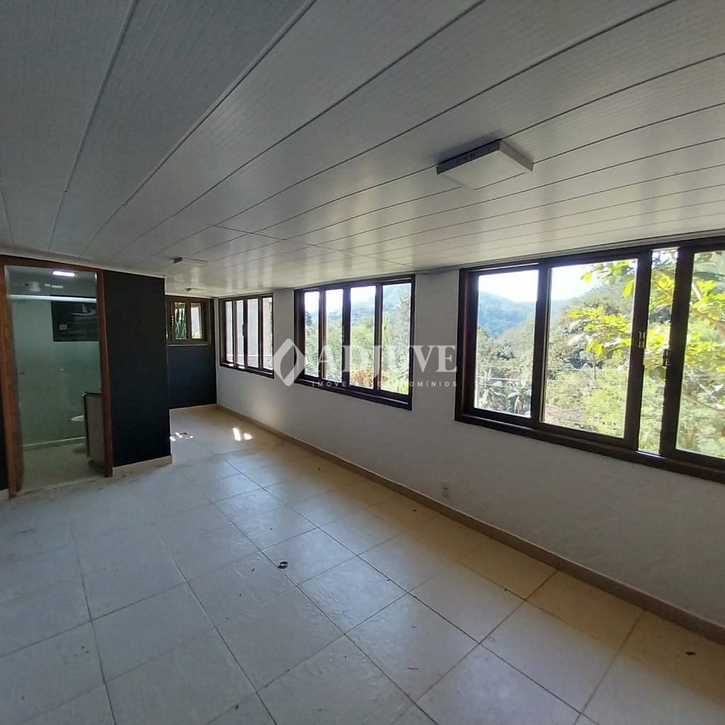 Casa à venda com 3 quartos, 190m² - Foto 14