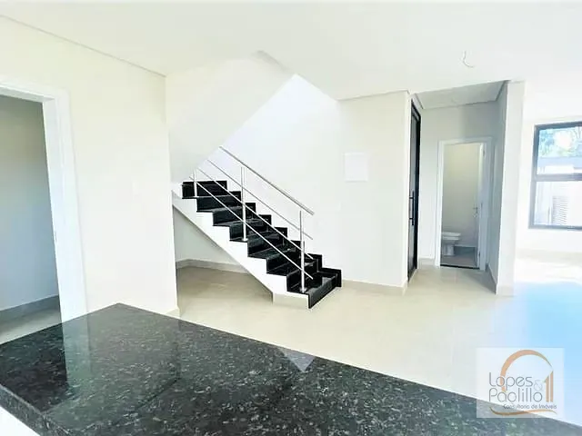 Casa com 265m² 3 quartos e 3 banheiros, à venda, no bairro Vila Esperia Ou Giglio em Atibaia
