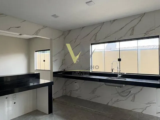 Casa com 300m² 3 quartos e 2 banheiros, à venda, no bairro Parque Iracema em Anápolis