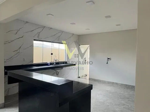 Casa com 300m² 3 quartos e 2 banheiros, à venda, no bairro Parque Iracema em Anápolis