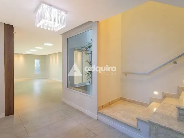 Casa com 300m² 3 quartos e 5 banheiros, à venda, no bairro Oficinas em Ponta Grossa