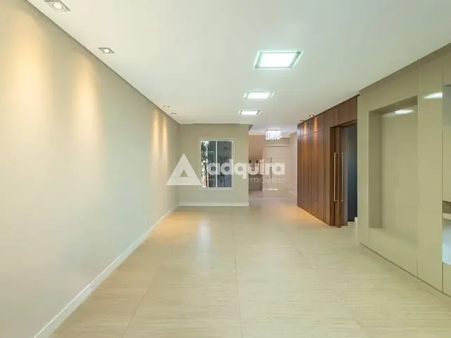 Casa com 300m² 3 quartos e 5 banheiros, à venda, no bairro Oficinas em Ponta Grossa