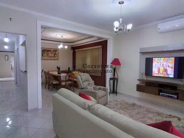 Casa com 343m² 4 quartos e 2 banheiros, à venda, no bairro Cidade Jardim em Jacareí
