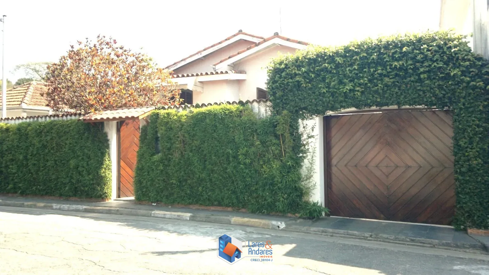 Casa, 6 quartos, 296 m² - Foto 1