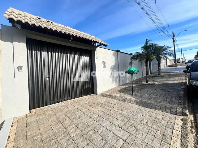Casa 2 quartos e 3 banheiros, à venda, no bairro Nova Rússia em Ponta Grossa