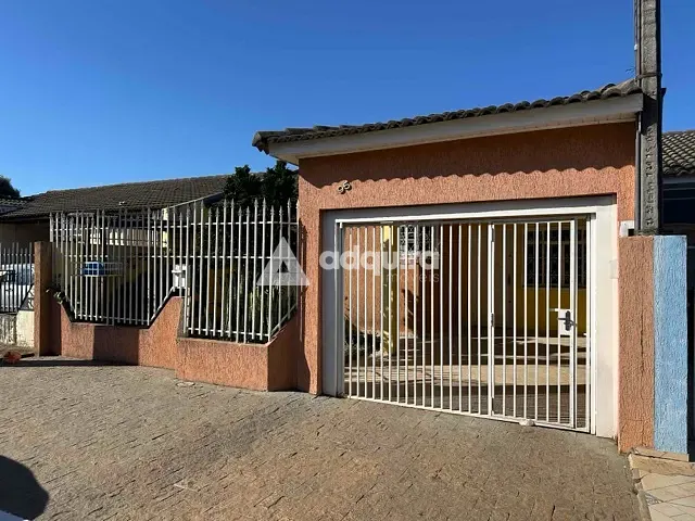 Casa 3 quartos e 2 banheiros, à venda, no bairro Uvaranas em Ponta Grossa