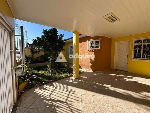Casa 3 quartos e 2 banheiros, à venda, no bairro Uvaranas em Ponta Grossa
