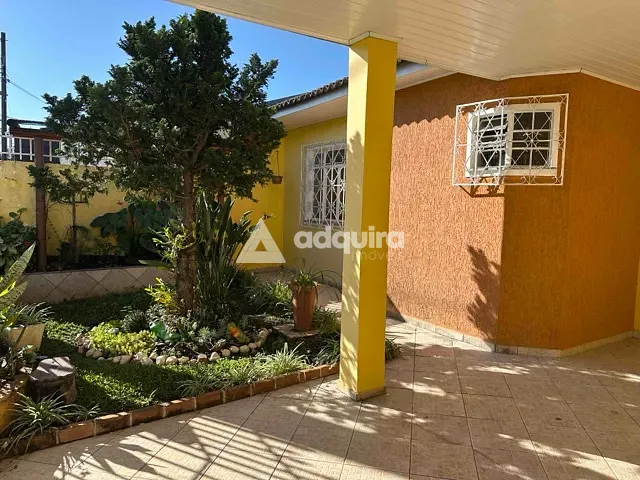 Casa 3 quartos e 2 banheiros, à venda, no bairro Uvaranas em Ponta Grossa