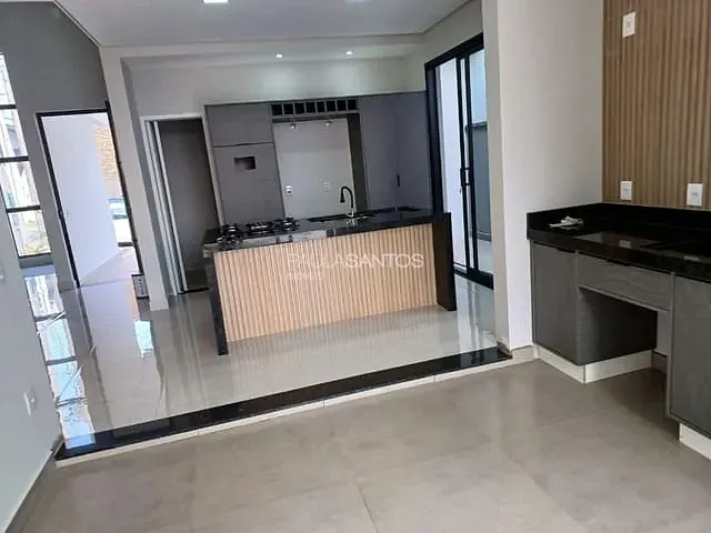 Casa com 300m² 3 quartos e 2 banheiros, à venda, no bairro Brigadeiro Tobias em Sorocaba
