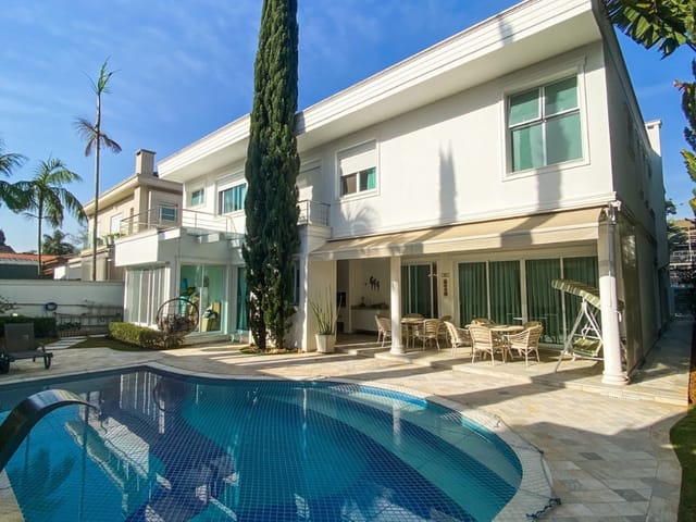 Casa com 670m² 5 quartos e 7 banheiros, à venda, no bairro Alphaville Residencial Um em Barueri