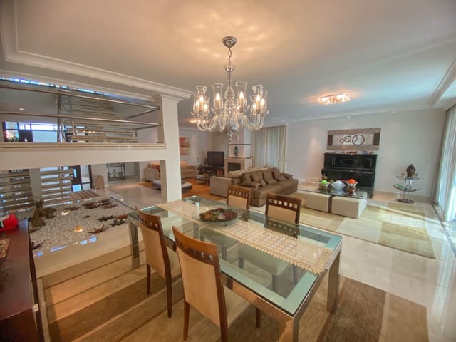 Casa com 670m² 5 quartos e 7 banheiros, à venda, no bairro Alphaville Residencial Um em Barueri