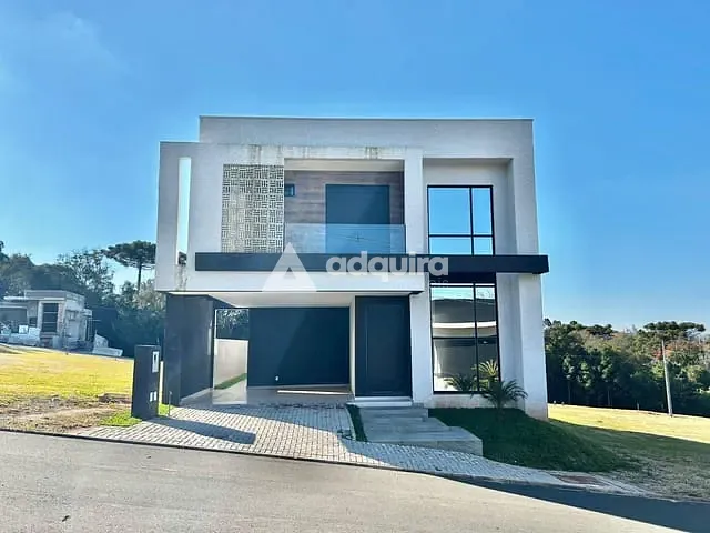 Casa com 208m² 3 quartos e 4 banheiros, à venda, no bairro Contorno em Ponta Grossa