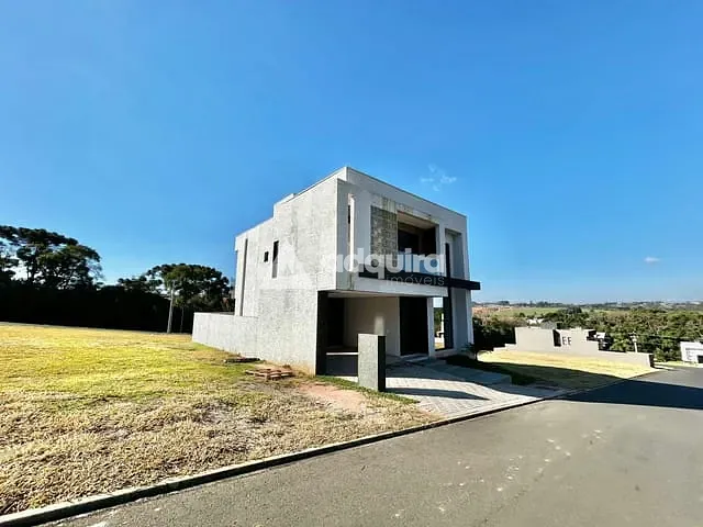 Casa com 208m² 3 quartos e 4 banheiros, à venda, no bairro Contorno em Ponta Grossa