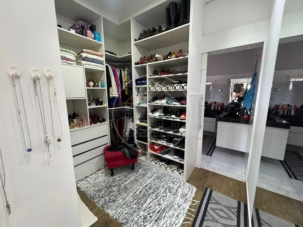 Casa, 4 quartos, 250 m² - Foto 13