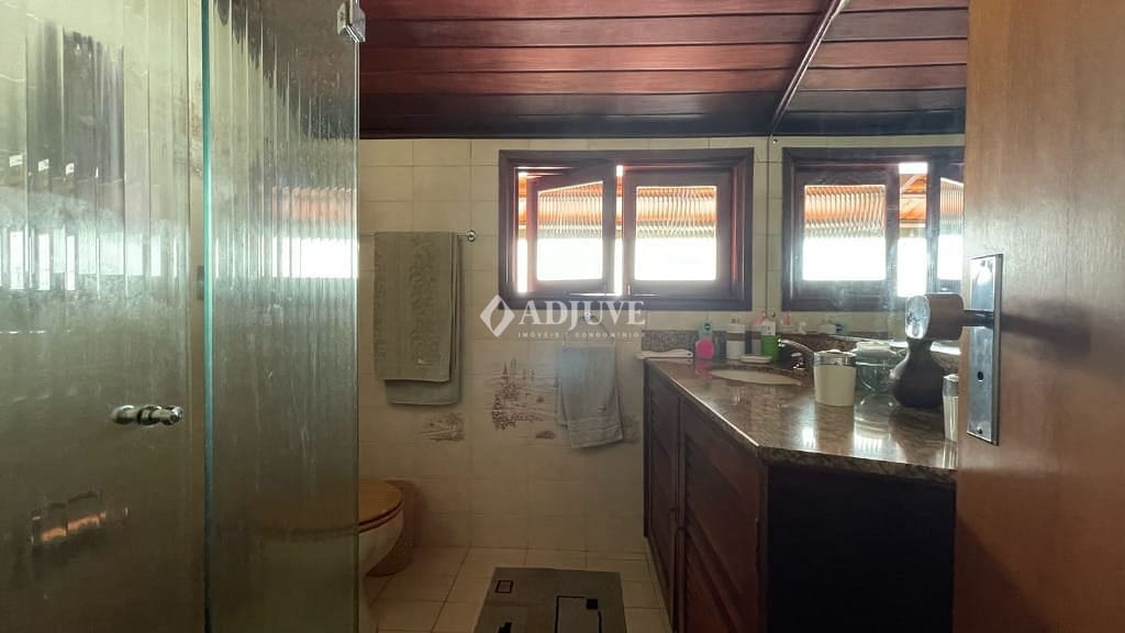 Casa à venda com 5 quartos, 200m² - Foto 12