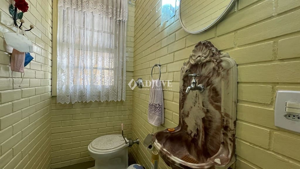 Casa à venda com 5 quartos, 200m² - Foto 3