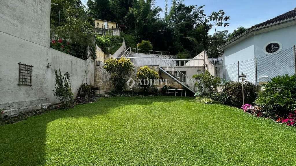 Casa à venda com 5 quartos, 200m² - Foto 18