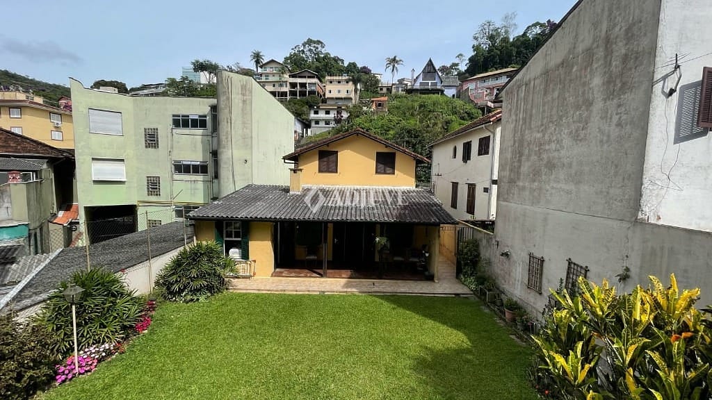 Casa à venda com 5 quartos, 200m² - Foto 21