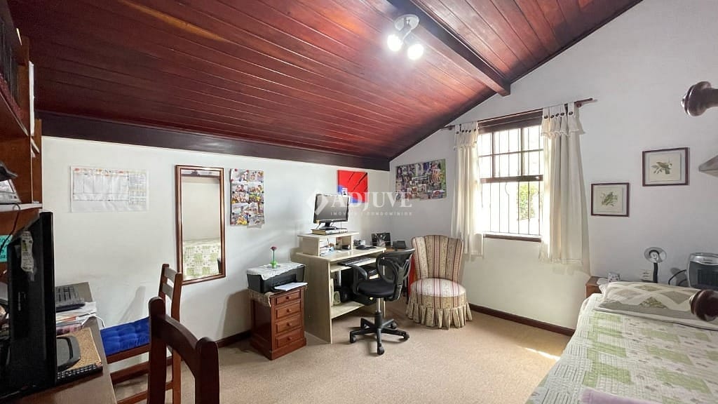 Casa à venda com 5 quartos, 200m² - Foto 14
