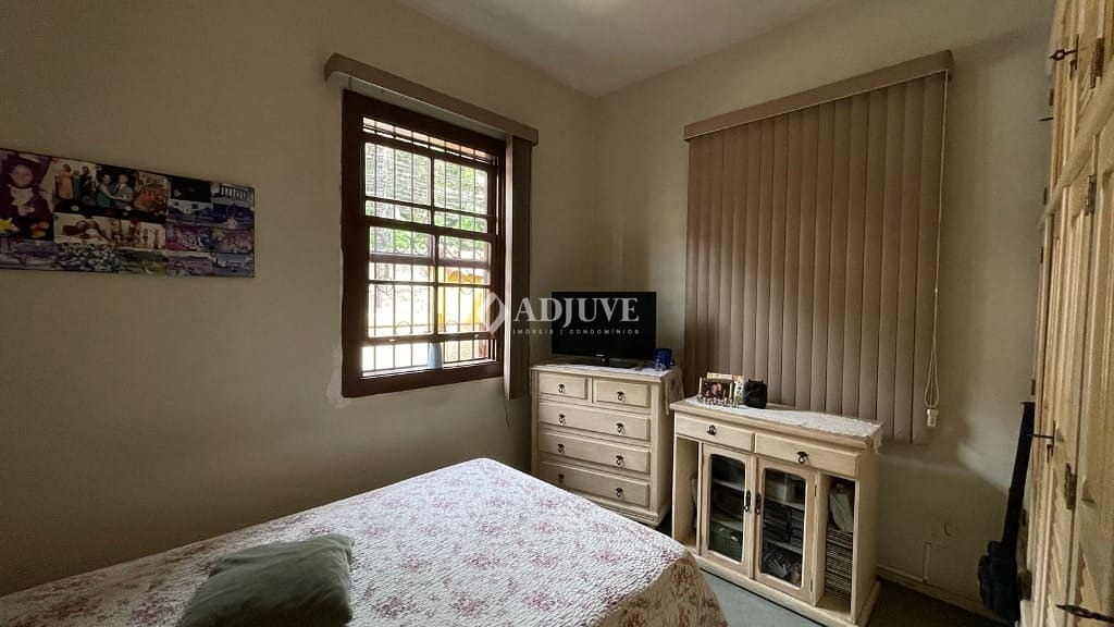 Casa à venda com 5 quartos, 200m² - Foto 7