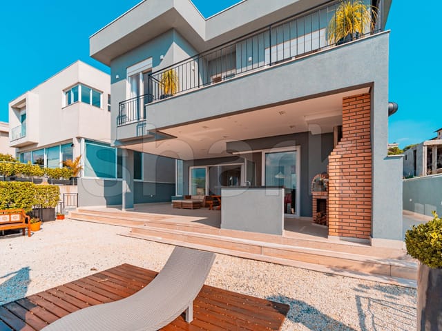 Casa com 514m² 4 quartos e 5 banheiros, à venda, no bairro Alphaville em Santana de Parnaíba