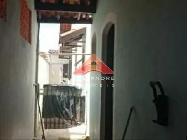 Casa com 250m² 3 quartos e 1 banheiro, à venda, no bairro Parque Nova Esperança em São José dos Campos