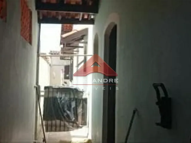 Casa com 250m² 3 quartos e 1 banheiro, à venda, no bairro Parque Nova Esperança em São José dos Campos