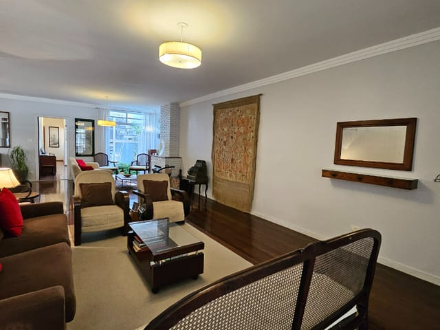 Casa com 500m² 3 quartos e 6 banheiros, à venda, no bairro Vila Cordeiro em São Paulo