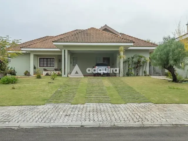Casa com 880m² 4 quartos e 5 banheiros, à venda, no bairro Orfãs em Ponta Grossa