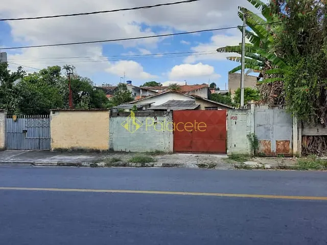 Casa com 350m² 4 quartos e 3 banheiros, à venda, no bairro Jardim Boa Vista em Pindamonhangaba