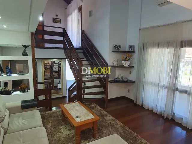 Casa 4 quartos e 4 banheiros, à venda ou para alugar, no bairro Vila Eunice Nova em Cachoeirinha