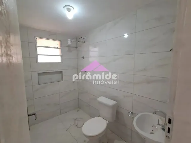 Casa com 10m² 2 quartos e 1 banheiro, para alugar, no bairro Jardim Colonial em São José Dos Campos