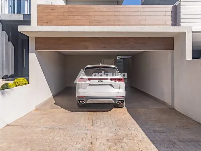 Casa com 300m² 3 quartos e 4 banheiros, à venda, no bairro Colônia Dona Luíza em Ponta Grossa