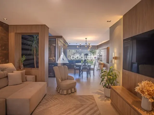 Casa com 300m² 3 quartos e 4 banheiros, à venda, no bairro Colônia Dona Luíza em Ponta Grossa