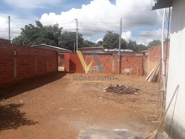 Casa com 300m² 1 quarto e 1 banheiro, à venda, no bairro Jardim Esperança em Anápolis