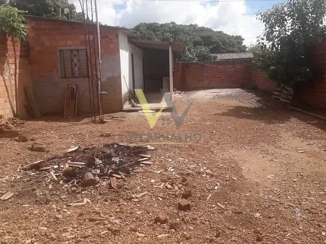 Casa com 300m² 1 quarto e 1 banheiro, à venda, no bairro Jardim Esperança em Anápolis