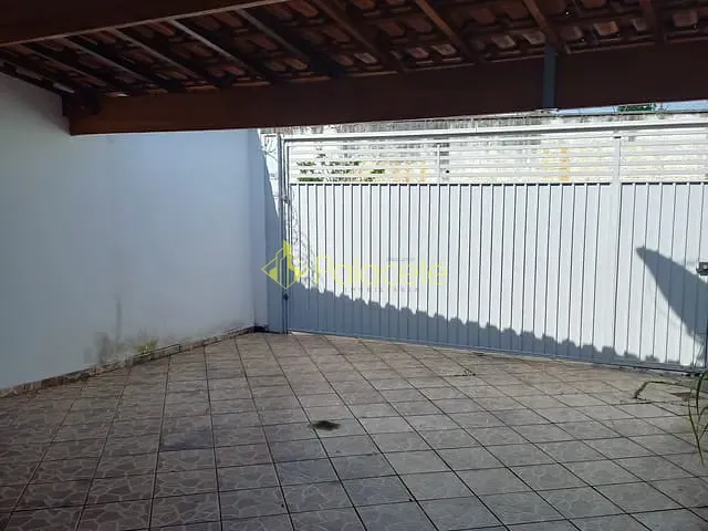 Casa 3 quartos e 2 banheiros, à venda, no bairro Jardim Boa Vista em Pindamonhangaba