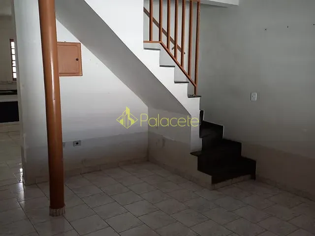 Casa 3 quartos e 2 banheiros, à venda, no bairro Jardim Boa Vista em Pindamonhangaba