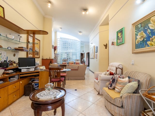 Casa com 300m² 2 quartos e 5 banheiros, à venda, no bairro Planalto Paulista em São Paulo