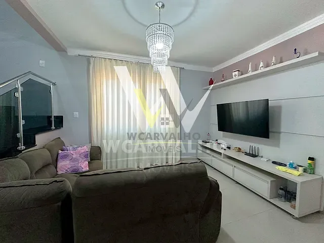 Casa com 400m² 4 quartos e 3 banheiros, à venda, no bairro Alexandrina em Anápolis